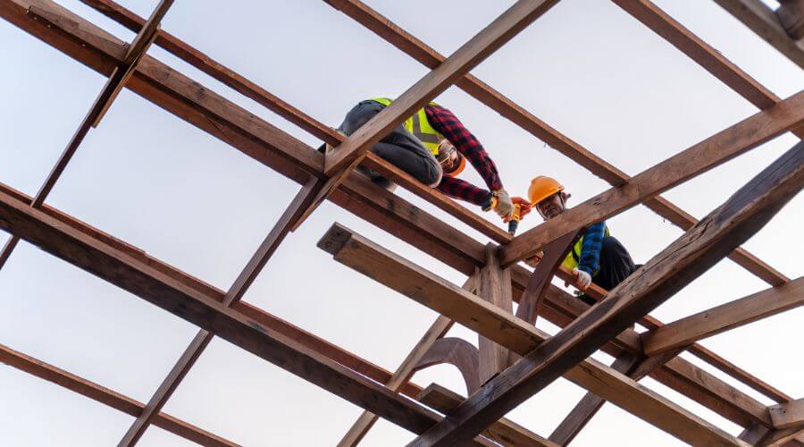 Professional gutter cleaning services in Brookfield, OH